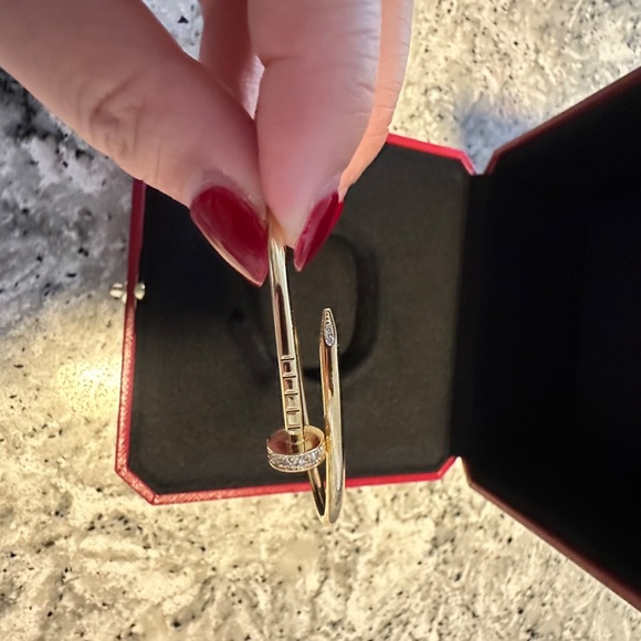 JUSTE UN CLOU BRACELET, SMALL MODEL, DIAMONDS - Picture 8 of 9